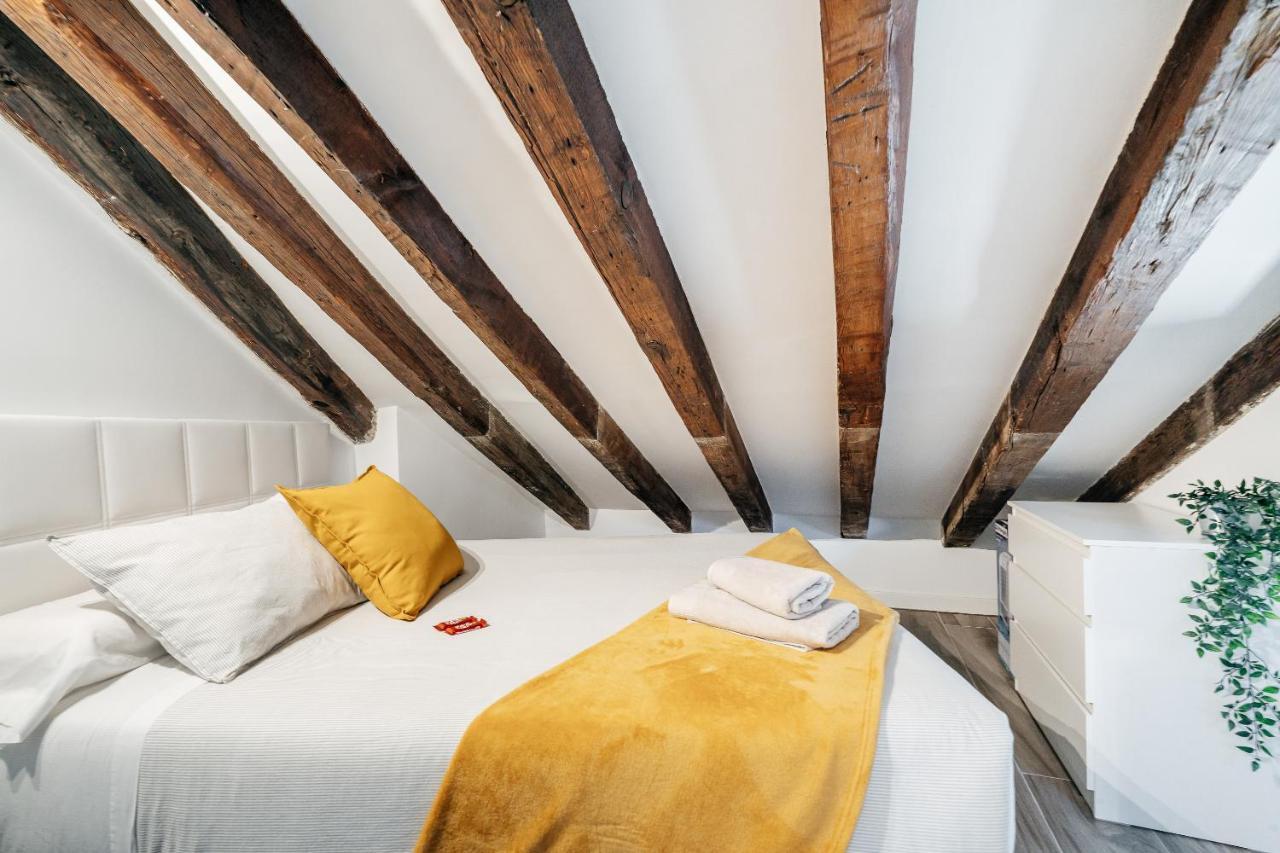 Yoomi Homes Plaza Mayor Madrid Exterior photo